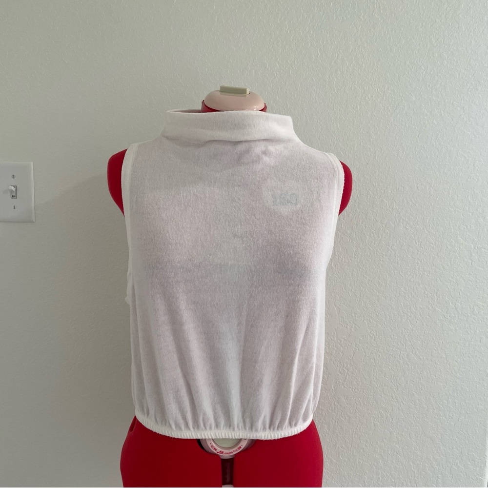 Alo Cream Sleeveless Turtleneck Top